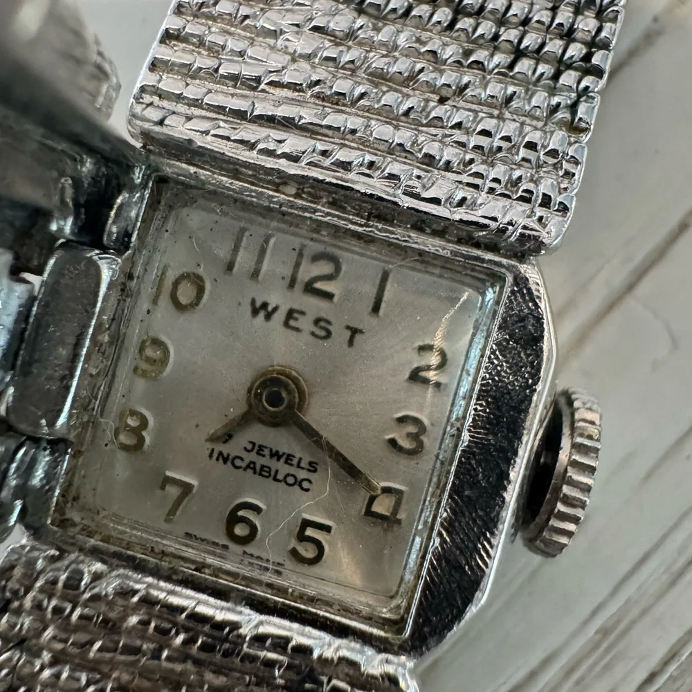 Silver Vintage peek a boo 17 jewels West watch